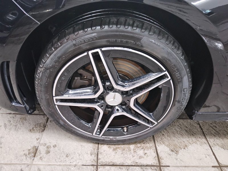 Mercedes-Benz A 250 e automatik AMG Line • LED — 11