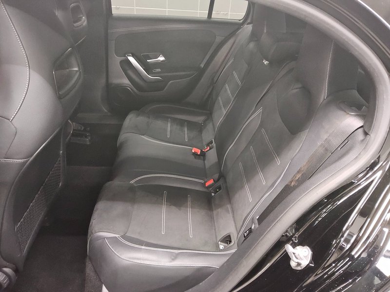 Mercedes-Benz A 250 e automatik AMG Line • LED — 13