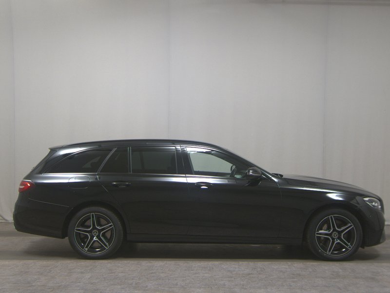 Mercedes-Benz E 300 de karavan automatik AMG Line • ACC • AHK