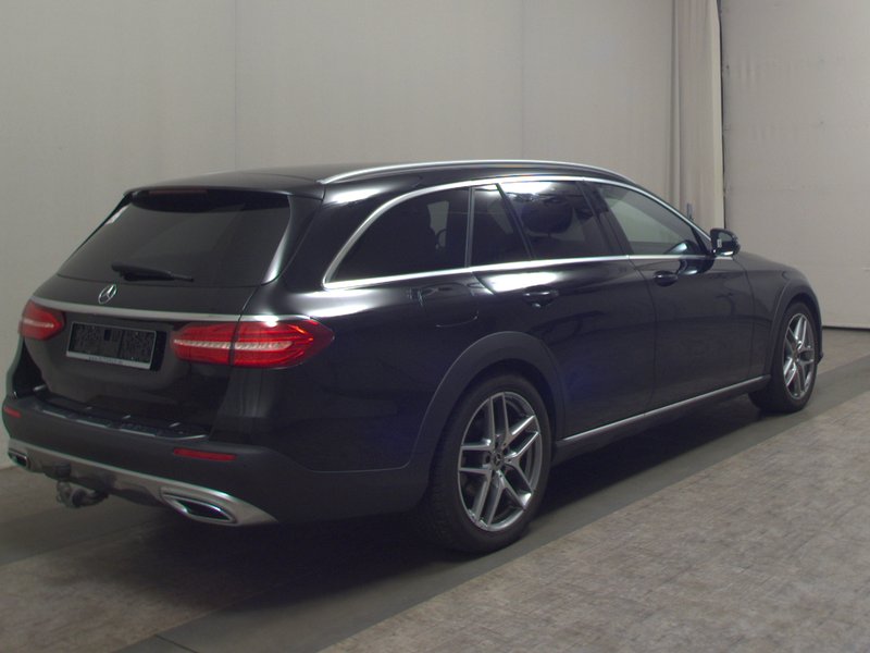 Mercedes-Benz E 220 d 4MATIC karavan automatik All-Terrain • ACC • LED — 4