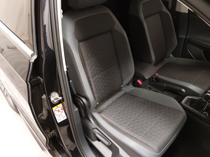 Volkswagen T-Cross 1.0 TSI R-Line • LED — 10