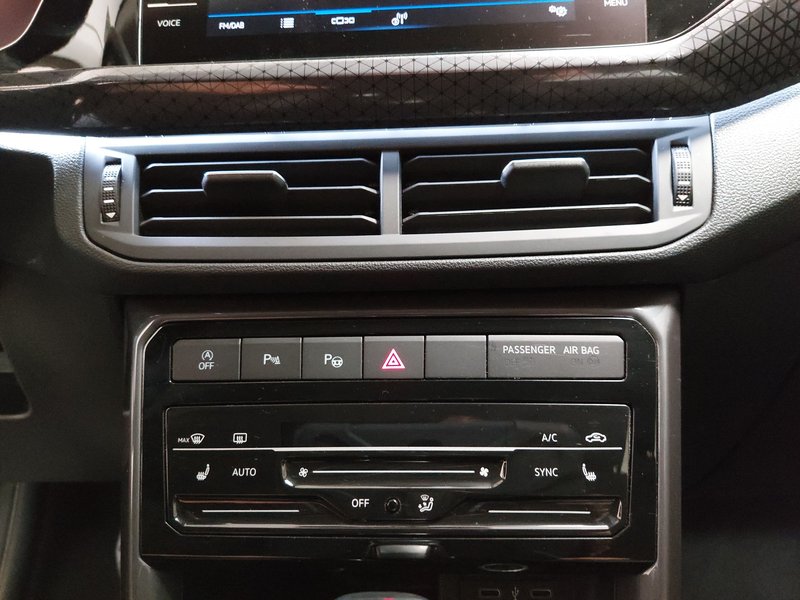Volkswagen T-Cross 1.0 TSI R-Line • LED — 15