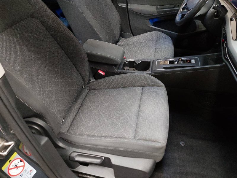 Volkswagen Golf 8 Variant 2.0 TDI automatik Life • ACC • Full LED — 15