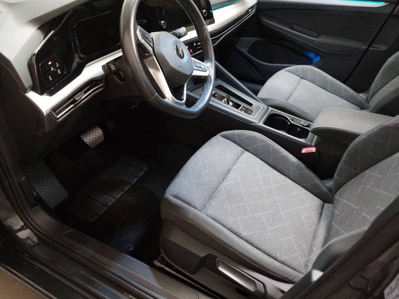 Volkswagen Golf 8 Variant 2.0 TDI automatik Life • ACC • Full LED — 6