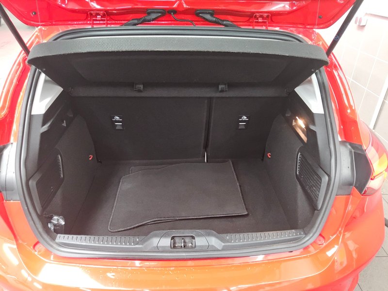 Ford Focus 1.0 EcoBoost Titanium • ACC • LED — 11