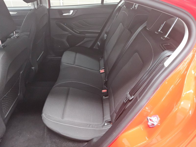 Ford Focus 1.0 EcoBoost Titanium • ACC • LED — 12