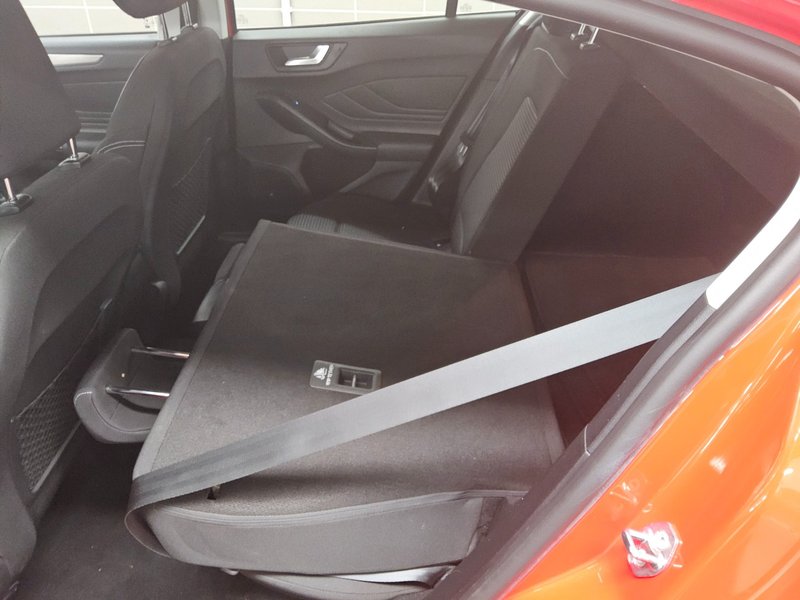 Ford Focus 1.0 EcoBoost Titanium • ACC • LED — 13