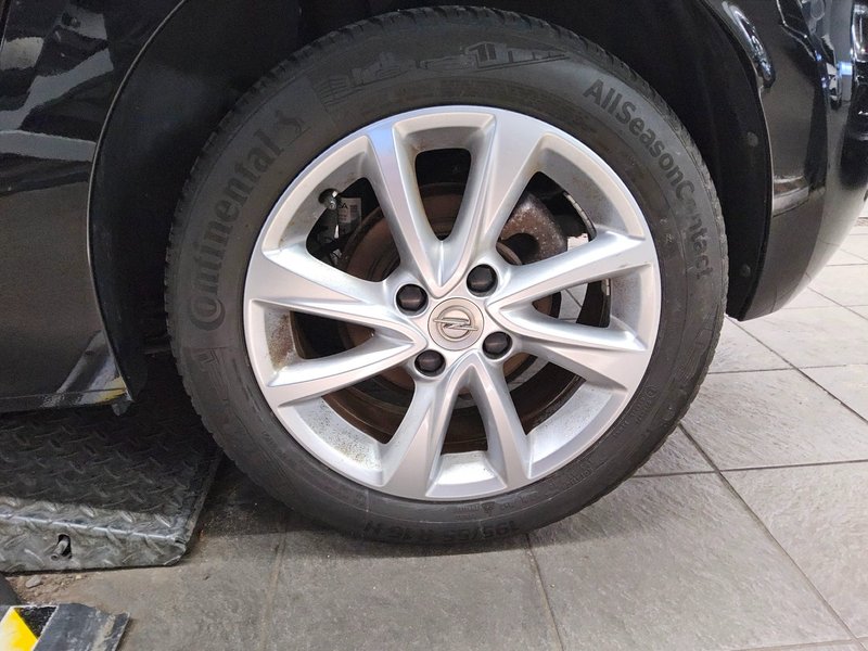 Opel Corsa 1.5 D Elegance • 360° kamera • Full LED — 11