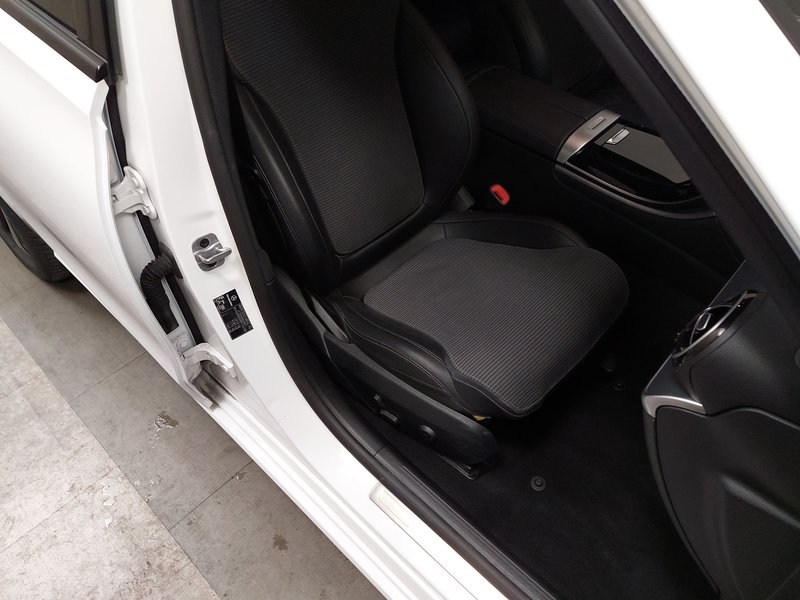 Mercedes-Benz C 220 d 4MATIC karavan Avantgarde automatik • ACC • Full LED — 10