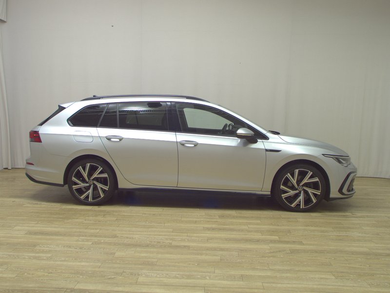 Volkswagen Golf 8 Variant 2.0 TDI automatik R-Line • ACC • Full LED