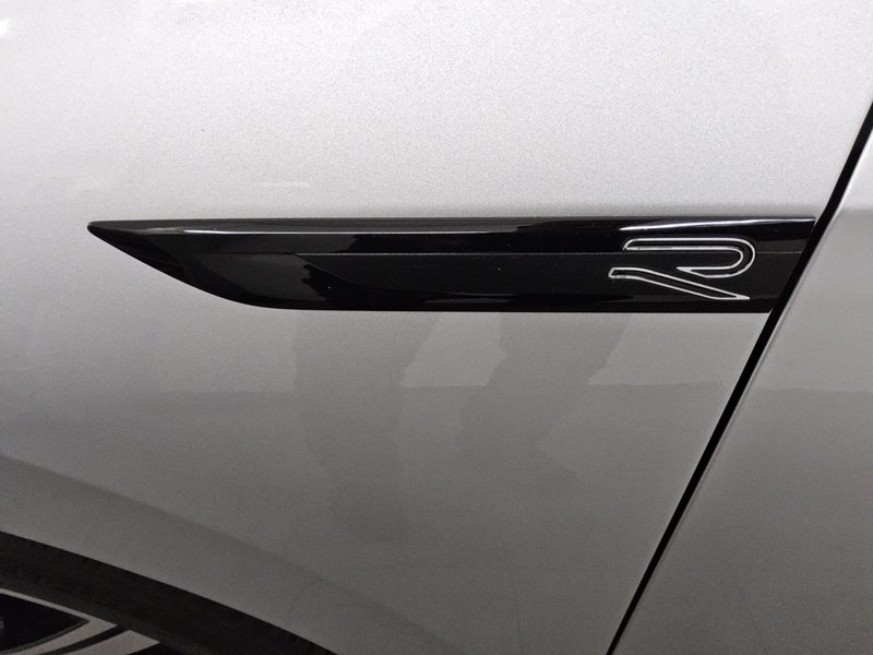 Volkswagen Golf 8 Variant 2.0 TDI automatik R-Line • ACC • Full LED — 12
