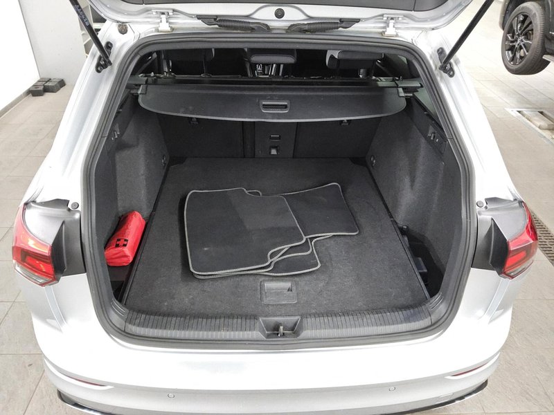 Volkswagen Golf 8 Variant 2.0 TDI automatik R-Line • ACC • Full LED — 13