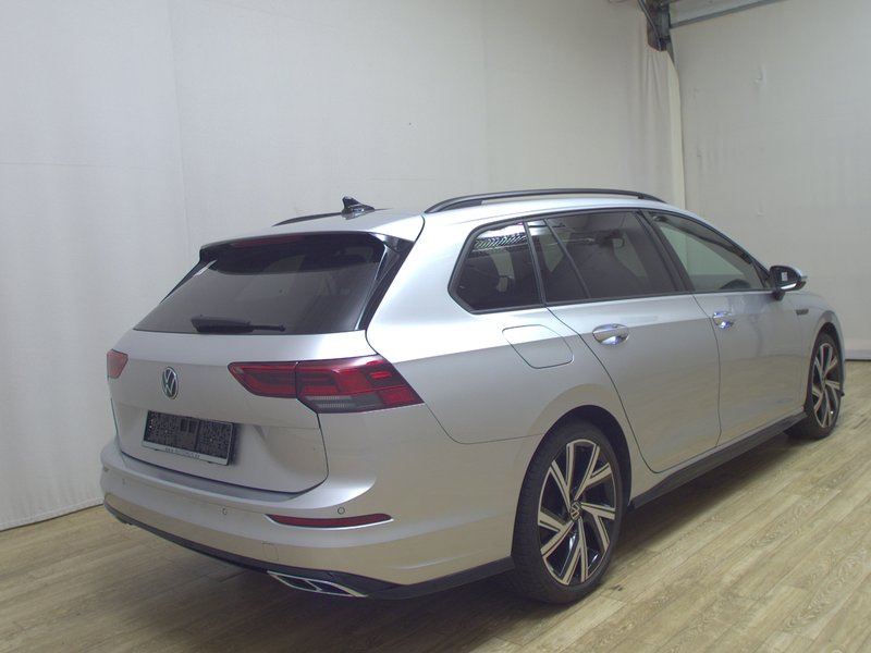 Volkswagen Golf 8 Variant 2.0 TDI automatik R-Line • ACC • Full LED — 4