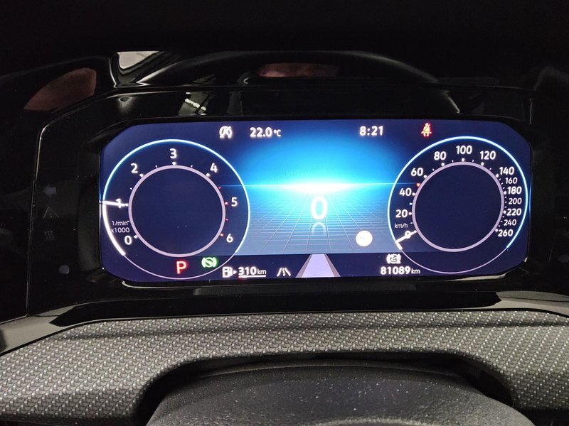 Volkswagen Golf 8 Variant 2.0 TDI automatik R-Line • ACC • Full LED — 8