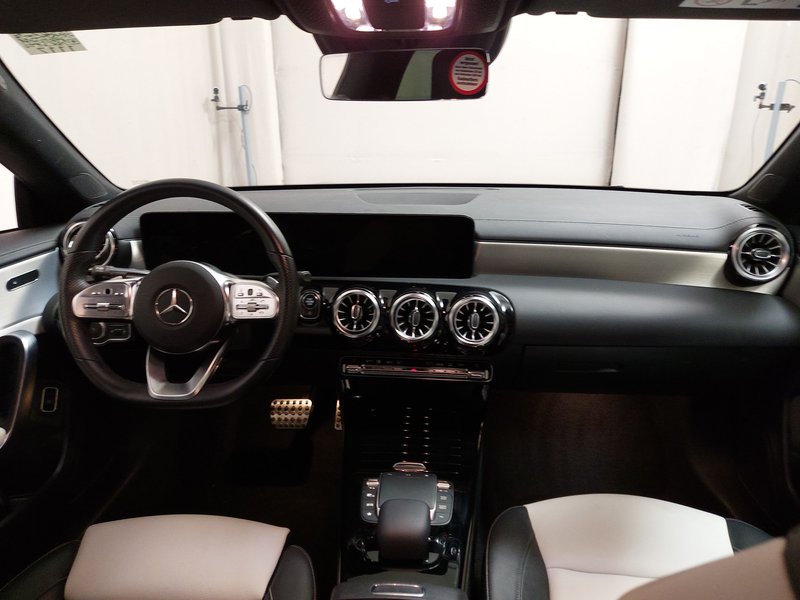 Mercedes-Benz CLA 220 d automatik AMG-Line • ACC • električna peta vrata — 16