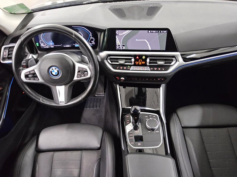 BMW 330e Touring automatik Sport Line • ACC • LED — 5