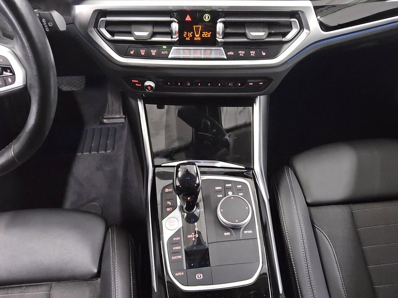 BMW 330e Touring automatik Sport Line • ACC • LED — 6