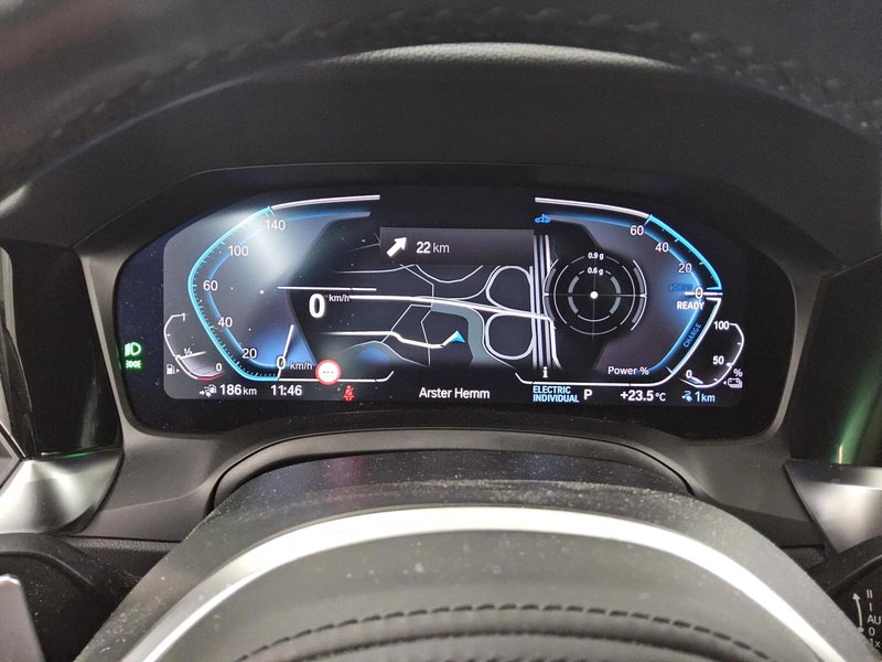 BMW 330e Touring automatik Sport Line • ACC • LED — 8