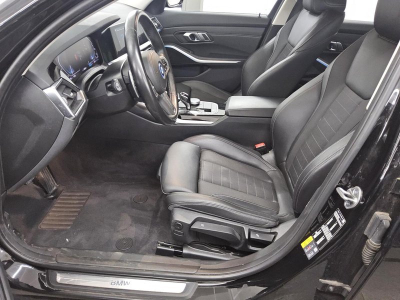BMW 330e Touring automatik Sport Line • ACC • LED — 9