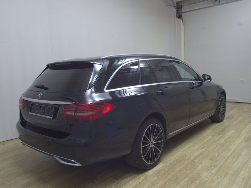 Mercedes-Benz C 180 d karavan automatik Avantgarde • LED — 4