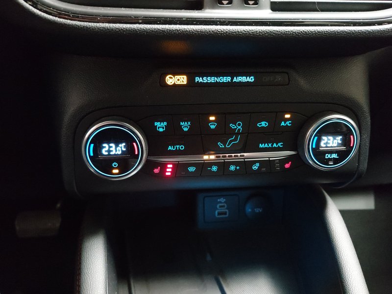 Ford Kuga 2.0 EcoBlue ST-Line X • HUD • ACC — 17