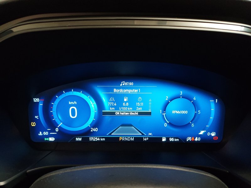 Ford Kuga 2.0 EcoBlue ST-Line X • HUD • ACC — 23