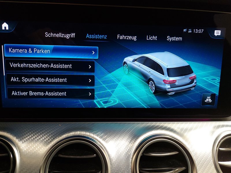 Mercedes-Benz E 300 de karavan automatik Avantgarde • ACC • 360° kamera — 23