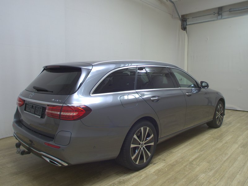 Mercedes-Benz E 300 de karavan automatik Avantgarde • ACC • 360° kamera — 4