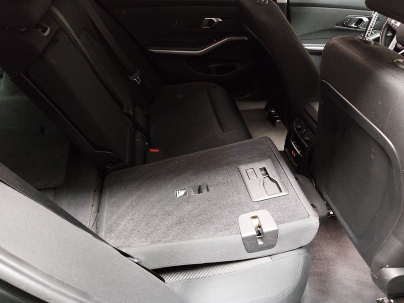 BMW 320d xDrive automatik M Sport • ACC • Full LED — 11