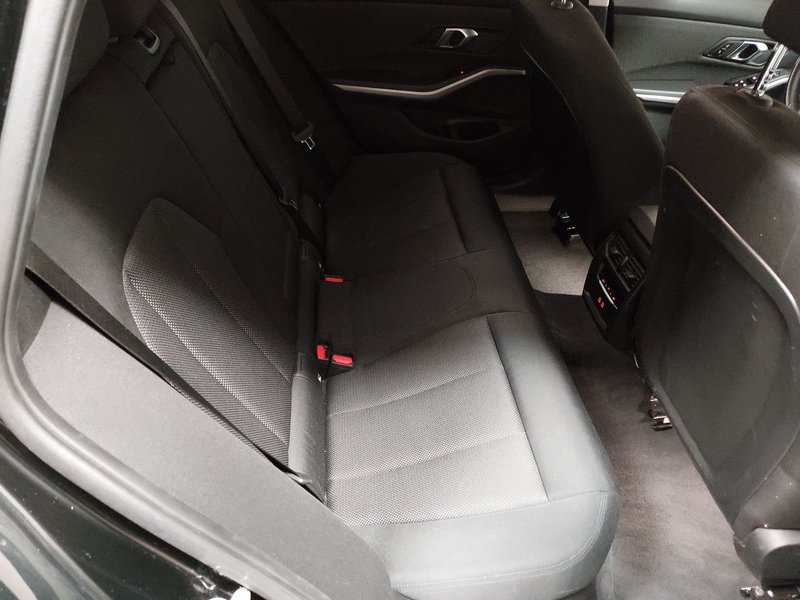 BMW 320d xDrive automatik M Sport • ACC • Full LED — 12