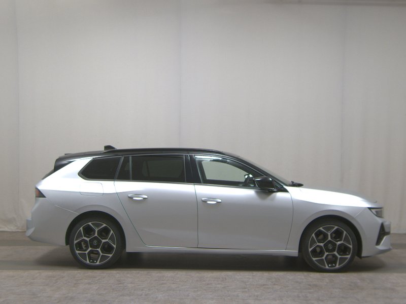 Opel Astra Sports Tourer 1.5 D automatik Ultimate • Otvarajući krov • Full LED