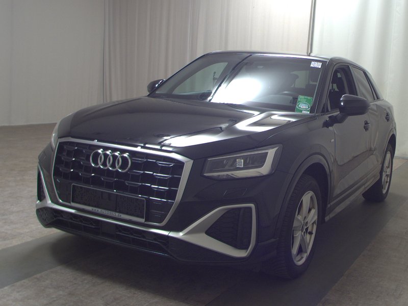 Audi Q2 35 TDI automatik S line • Full LED — 2