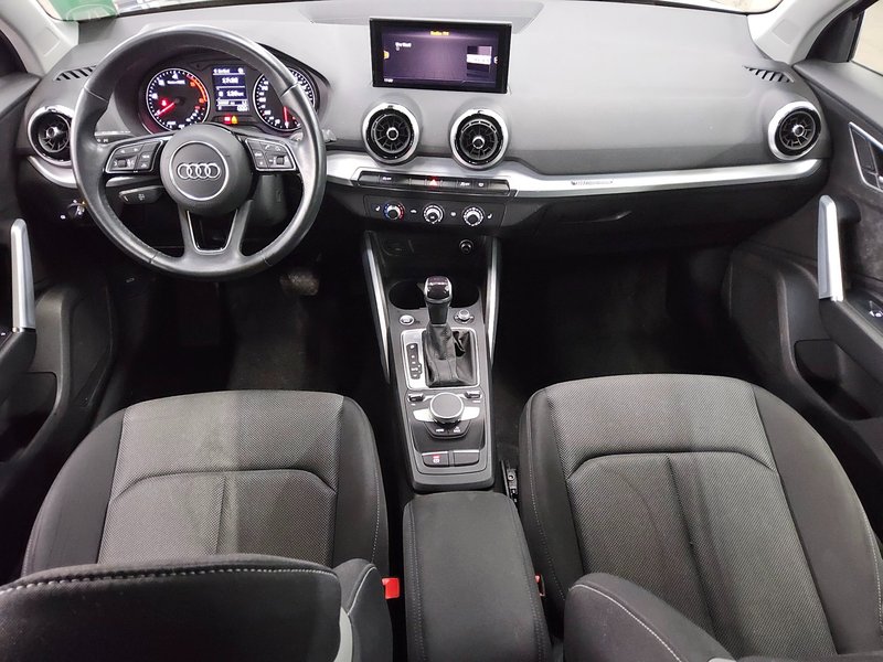 Audi Q2 35 TDI automatik S line • Full LED — 5