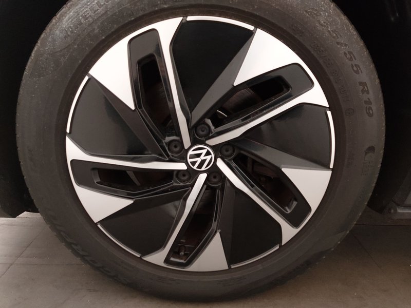 Volkswagen ID.4 Pure Performance • ACC • bežično punjenje — 8
