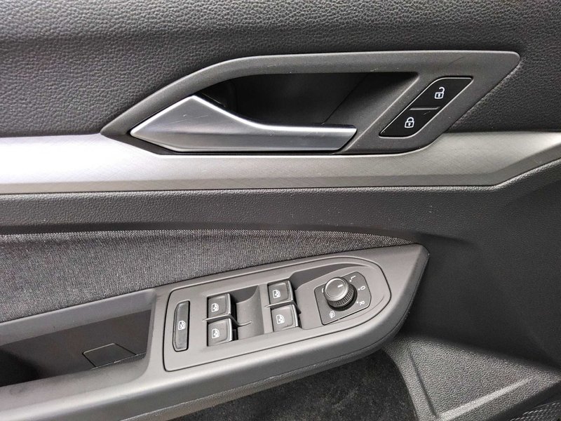 Volkswagen Golf 8 Variant 2.0 TDI automatik Life • ACC • Full LED — 10