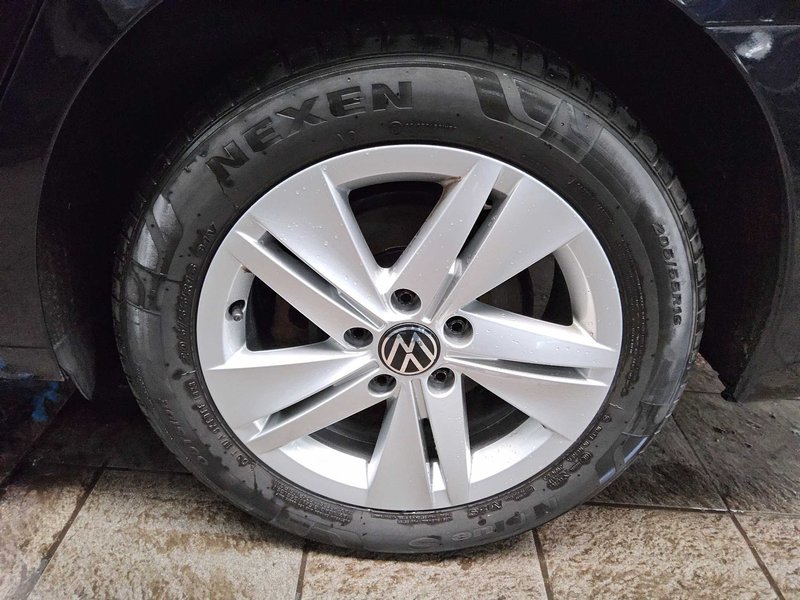 Volkswagen Golf 8 Variant 2.0 TDI automatik Life • ACC • Full LED — 11