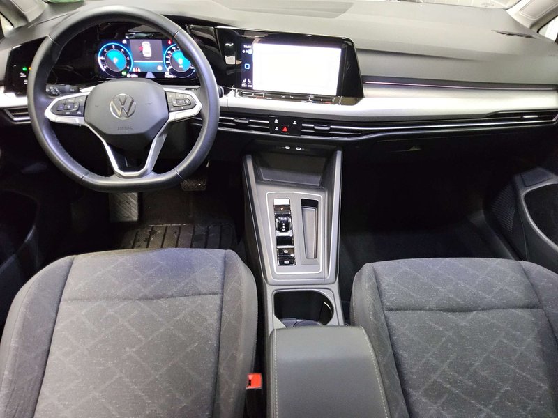 Volkswagen Golf 8 Variant 2.0 TDI automatik Life • ACC • Full LED — 5