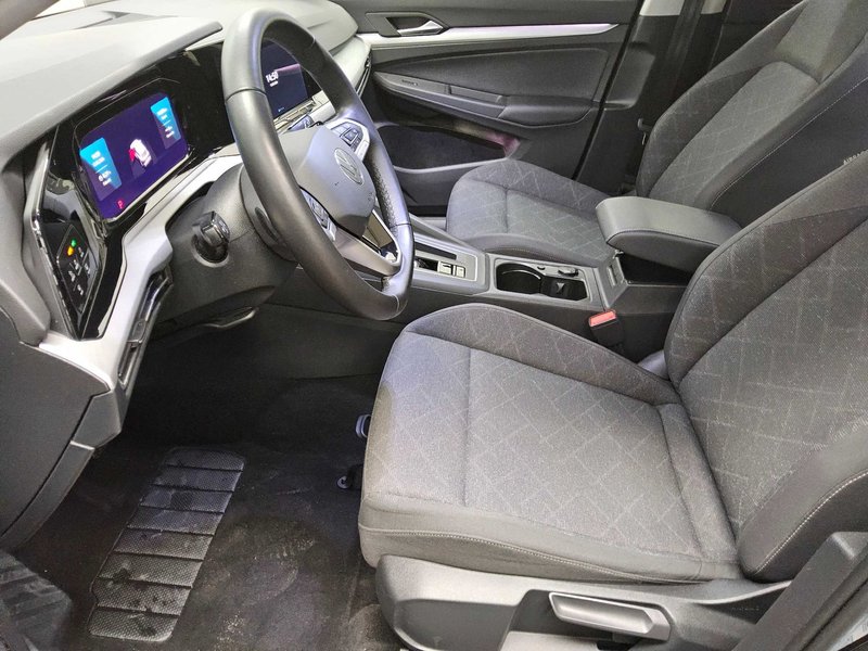 Volkswagen Golf 8 Variant 2.0 TDI automatik Life • ACC • Full LED — 9