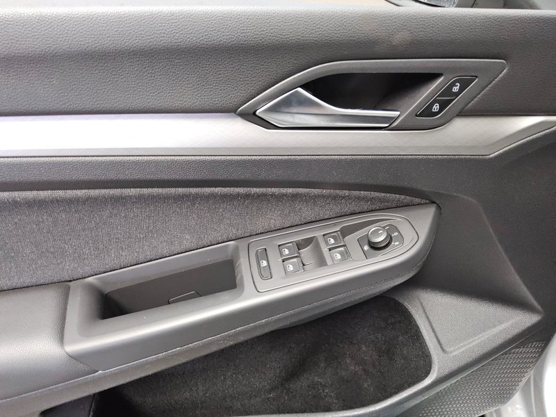 Volkswagen Golf 8 Variant 2.0 TDI automatik Life • ACC • HUD — 10