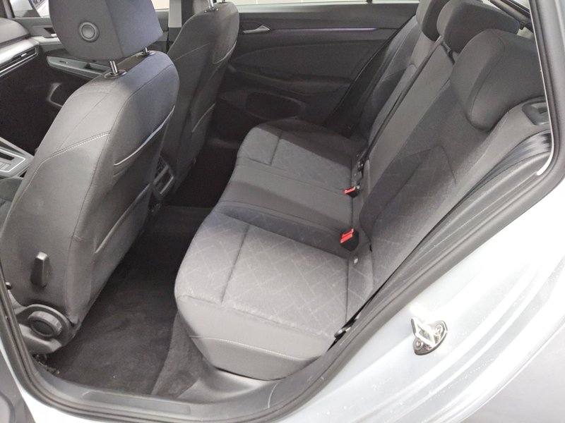 Volkswagen Golf 8 Variant 2.0 TDI automatik Life • ACC • HUD — 13