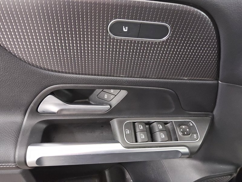 Mercedes-Benz GLB 200 d automatik Progressive • AHK • Full LED — 10