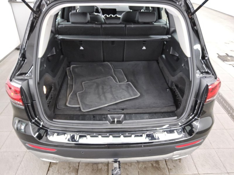 Mercedes-Benz GLB 200 d automatik Progressive • AHK • Full LED — 12