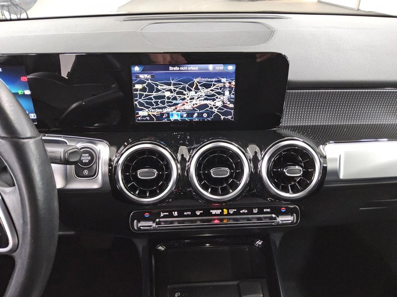 Mercedes-Benz GLB 200 d automatik Progressive • AHK • Full LED — 7