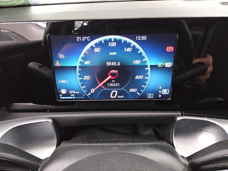 Mercedes-Benz GLB 200 d automatik Progressive • AHK • Full LED — 8