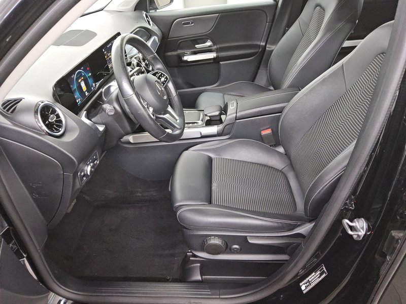 Mercedes-Benz GLB 200 d automatik Progressive • AHK • Full LED — 9