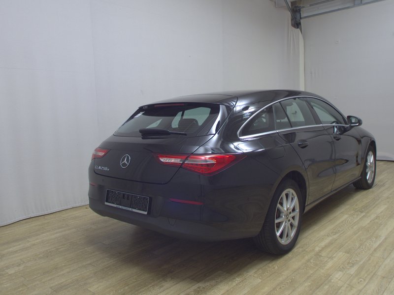 Mercedes-Benz CLA 250 e Shooting Brake automatik • digitalni instrumenti — 4