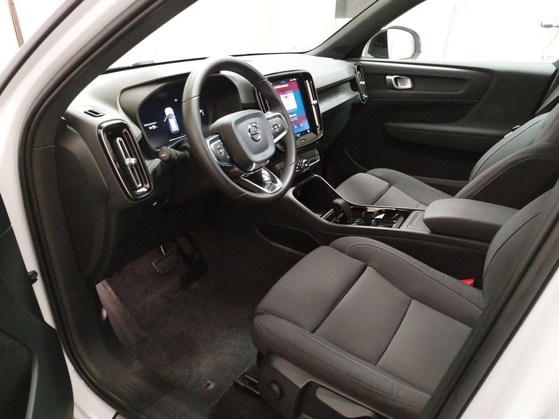 Volvo XC40 Recharge Twin Motor Core • 360° kamera • Full LED — 6