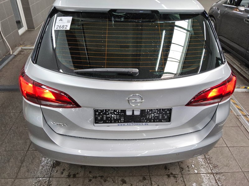 Opel Astra Sports Tourer 1.5 D Edition • LED — 10