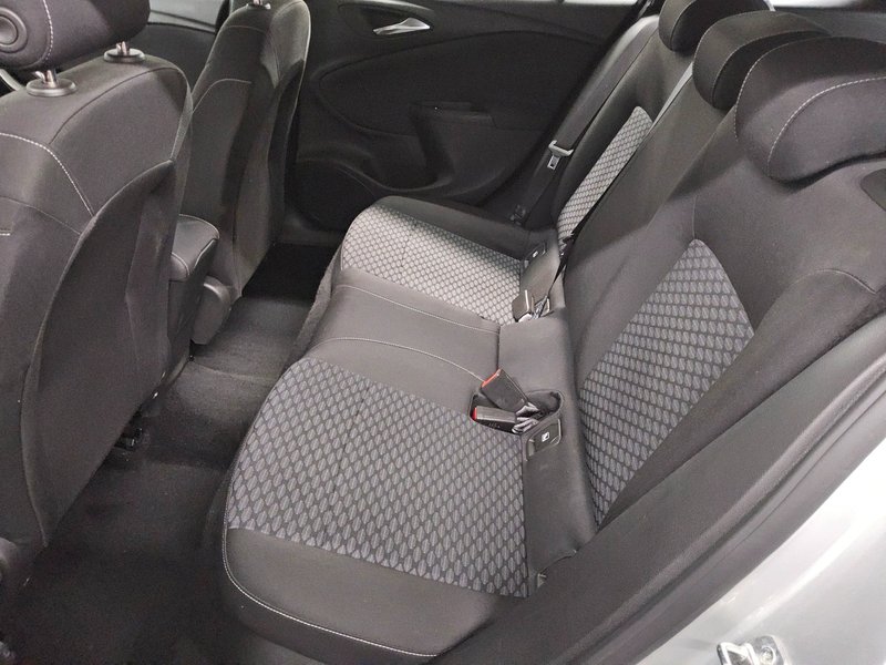 Opel Astra Sports Tourer 1.5 D Edition • LED — 13