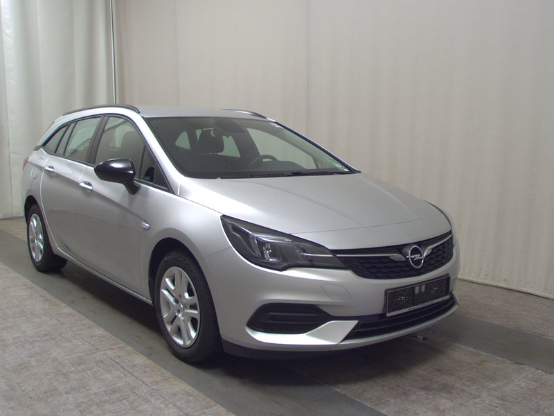 Opel Astra Sports Tourer 1.5 D Edition • LED — 3
